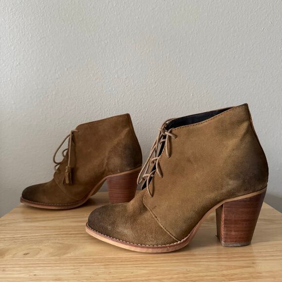 NWOB Crevo Sumerset Tassle Lace Up Leather Suede Heel Ankle Booties Boots Sz 8 - Picture 4 of 6